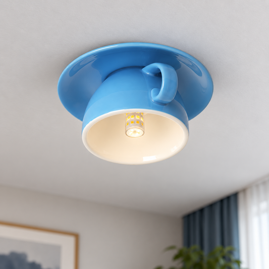 Minimalistisk loftlampe formet som en kop