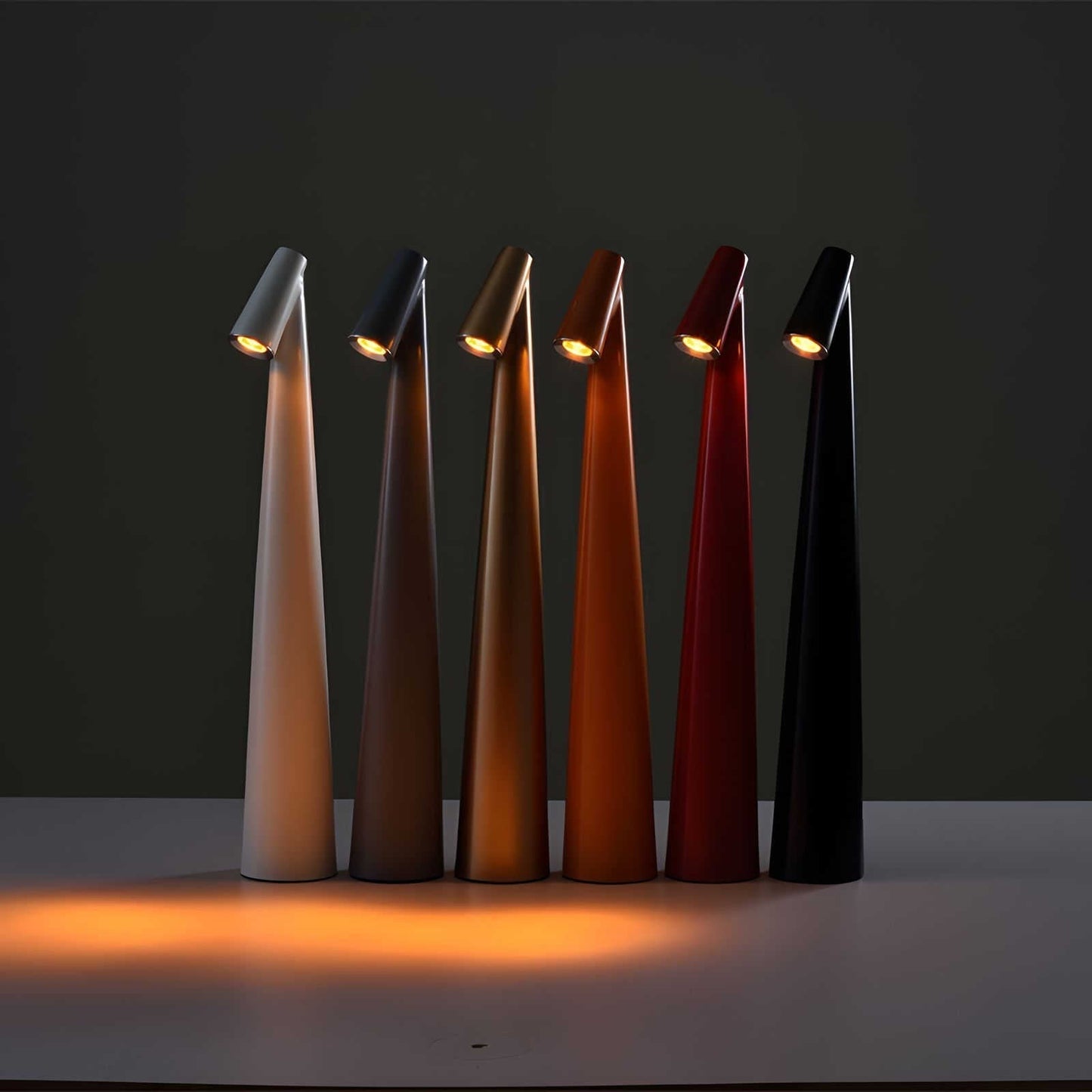 Minimalistisk LED uppladdningsbar bordslampa bild 7