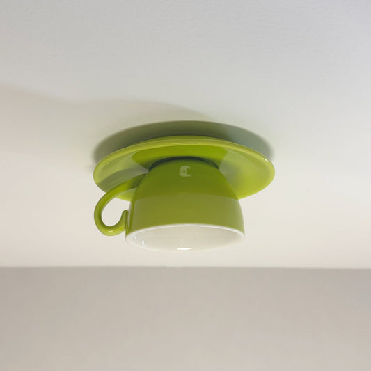 Minimalistisk taklampa i form av en kopp bild 1