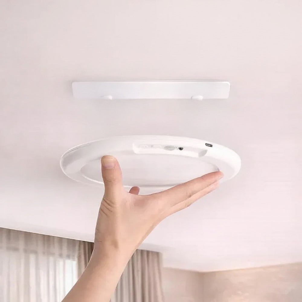 Magnetisk montering av LED-taklampa på tak