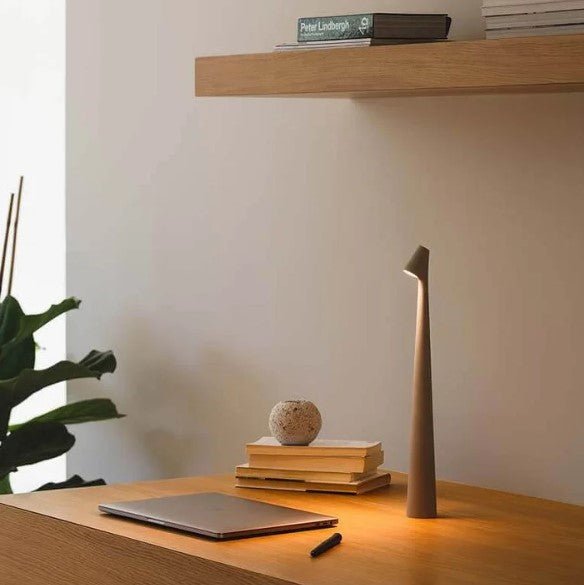 Minimalistisk LED bordslampa bild 9