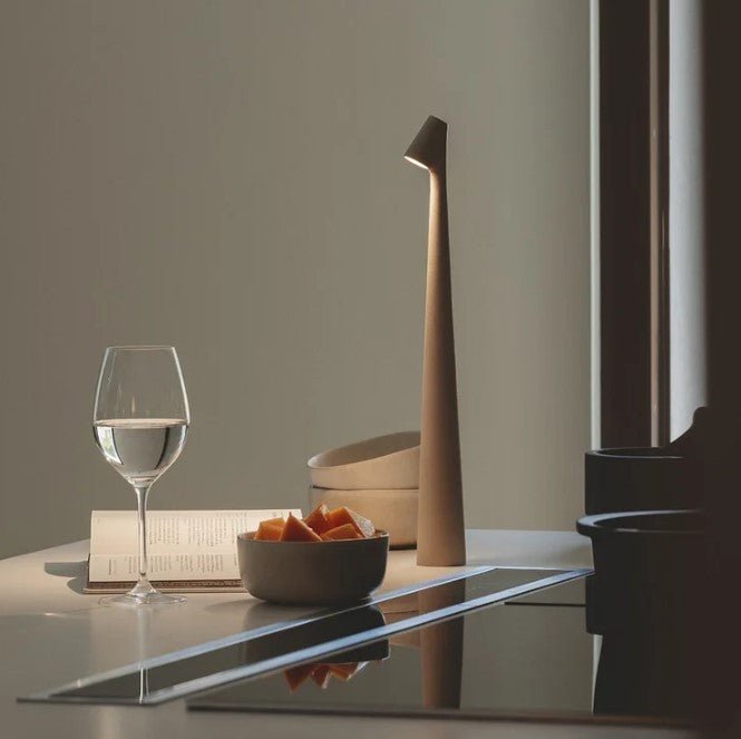 Minimalistisk LED bordslampa bild 14