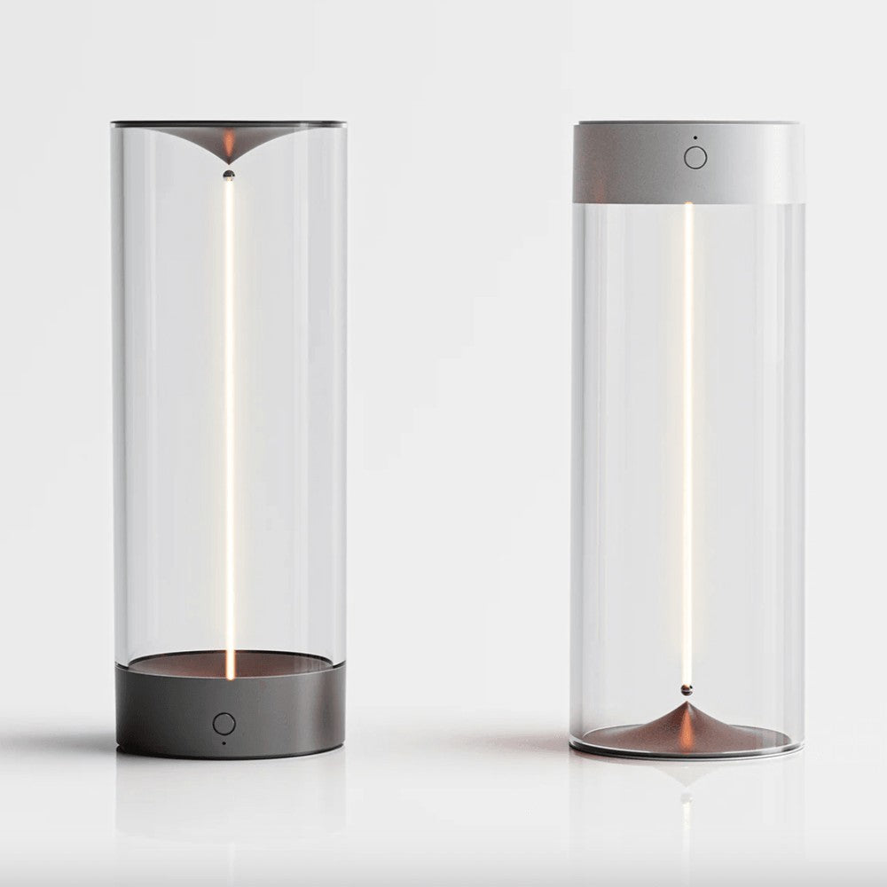 LED-bordslampa i glas – jämförelse Medium och Stor